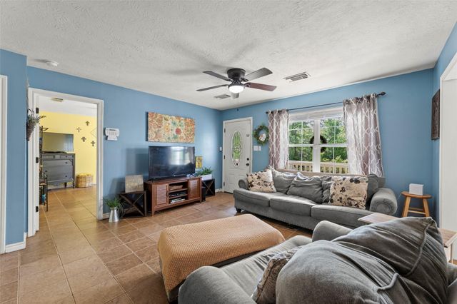 437 County Road 165 Drive, Boling, TX 77420