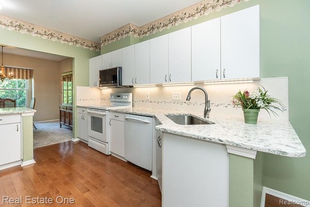 5936 Creekside Drive 87, Troy, MI 48085