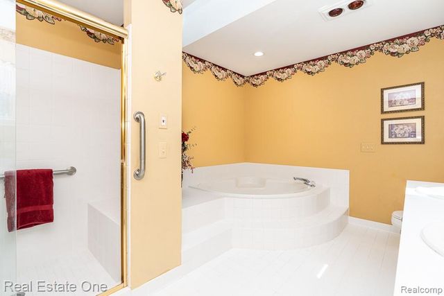5936 Creekside Drive 87, Troy, MI 48085