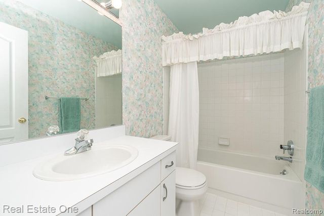 5936 Creekside Drive 87, Troy, MI 48085