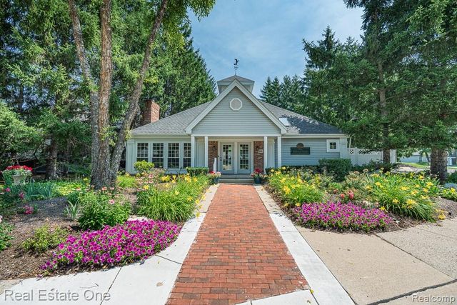 5936 Creekside Drive 87, Troy, MI 48085