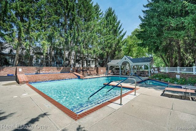5936 Creekside Drive 87, Troy, MI 48085