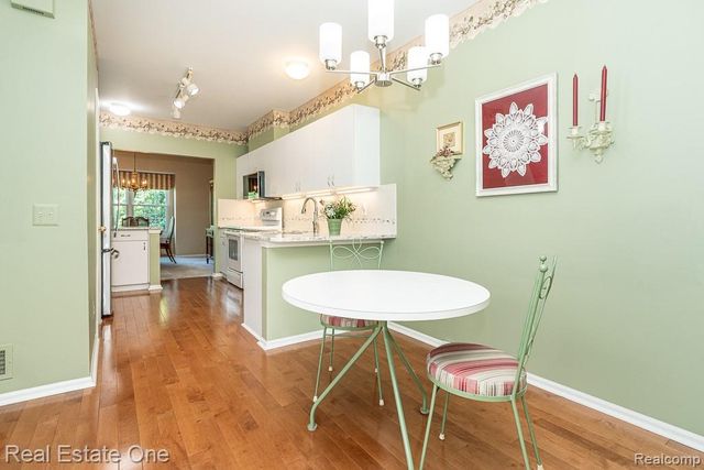 5936 Creekside Drive 87, Troy, MI 48085
