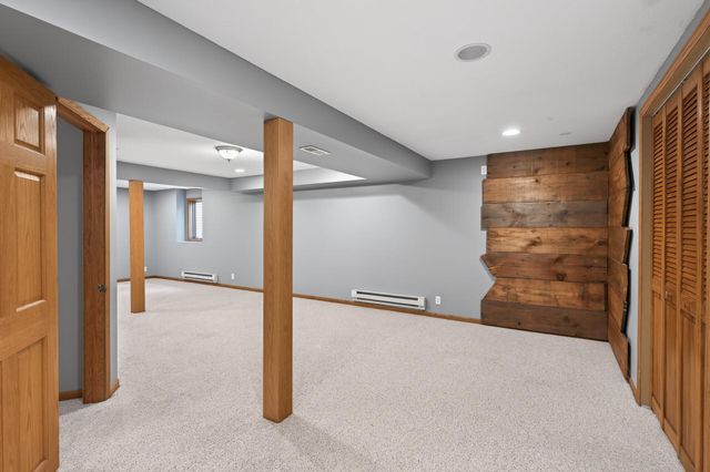 800 Griffin Avenue, Mahtomedi, MN 55115