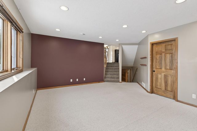 800 Griffin Avenue, Mahtomedi, MN 55115