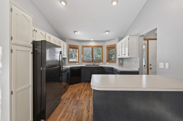 800 Griffin Avenue, Mahtomedi, MN 55115