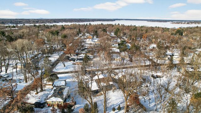 800 Griffin Avenue, Mahtomedi, MN 55115