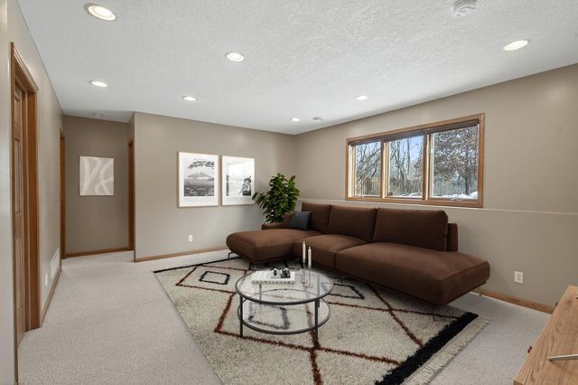 800 Griffin Avenue, Mahtomedi, MN 55115