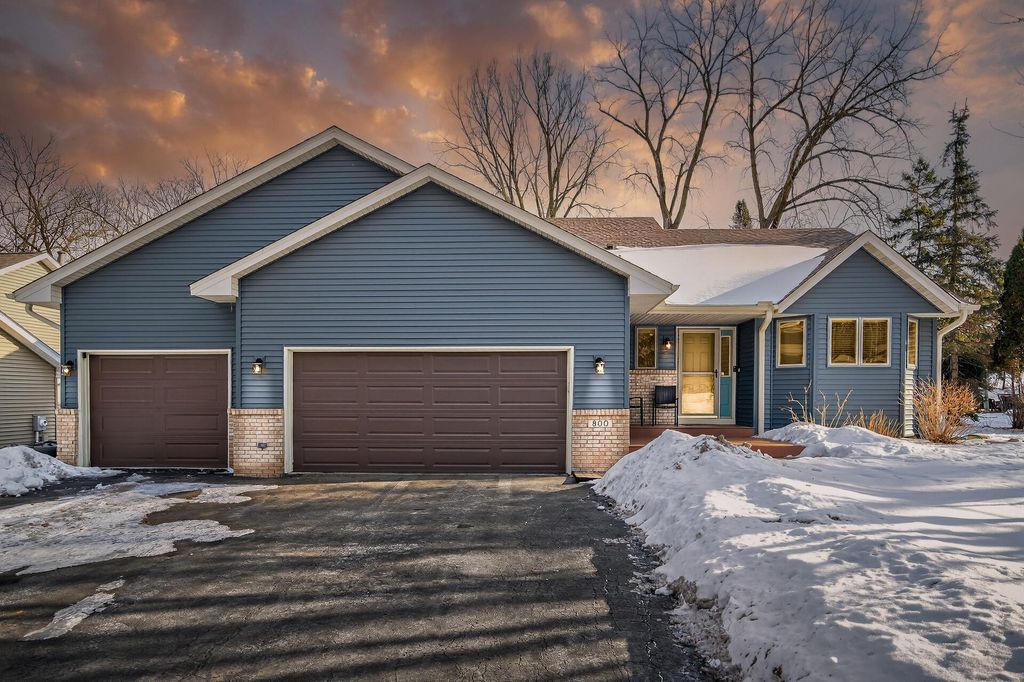 800 Griffin Avenue, Mahtomedi, MN 55115