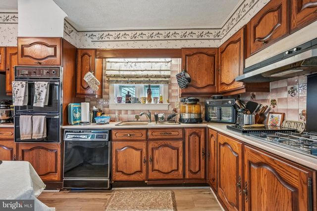 141 S 27TH ST, Camden, NJ 08105