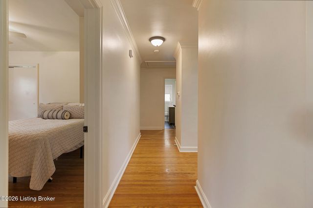 8800 Charing Cross Rd, Louisville, KY 40222