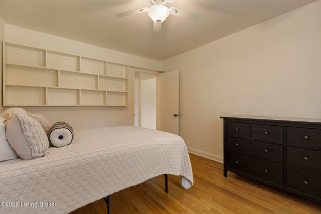 8800 Charing Cross Rd, Louisville, KY 40222