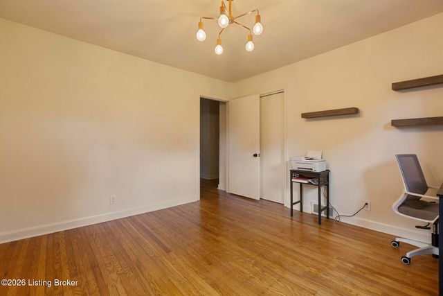 8800 Charing Cross Rd, Louisville, KY 40222