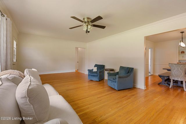 8800 Charing Cross Rd, Louisville, KY 40222