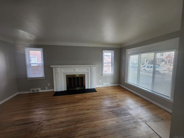 15335 Vaughan Street, Detroit, MI 48223