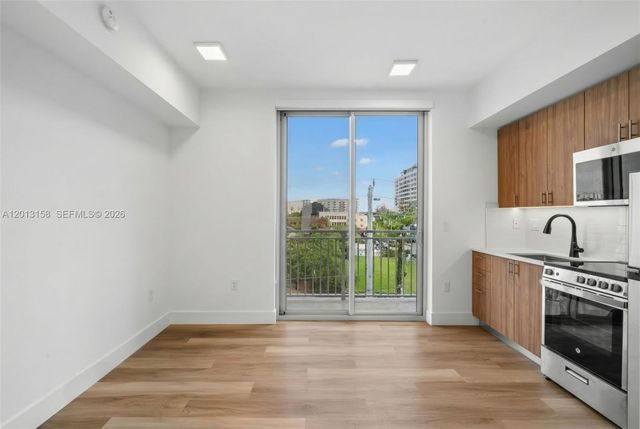 650 SW 1st St 306, Miami, FL 33130