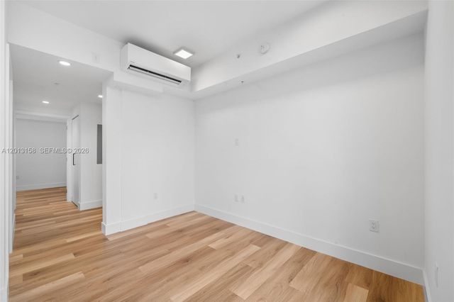 650 SW 1st St 306, Miami, FL 33130