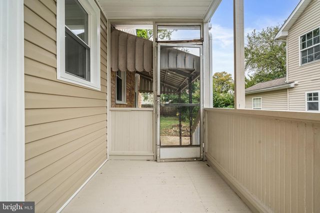 404 70TH PL, Capitol Heights, MD 20743