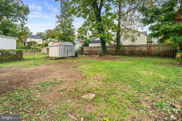 404 70TH PL, Capitol Heights, MD 20743