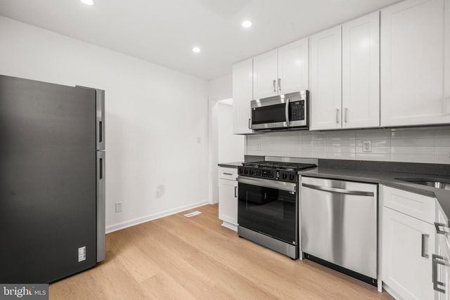 404 70TH PL, Capitol Heights, MD 20743