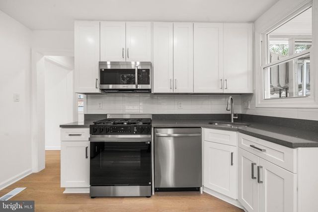 404 70TH PL, Capitol Heights, MD 20743