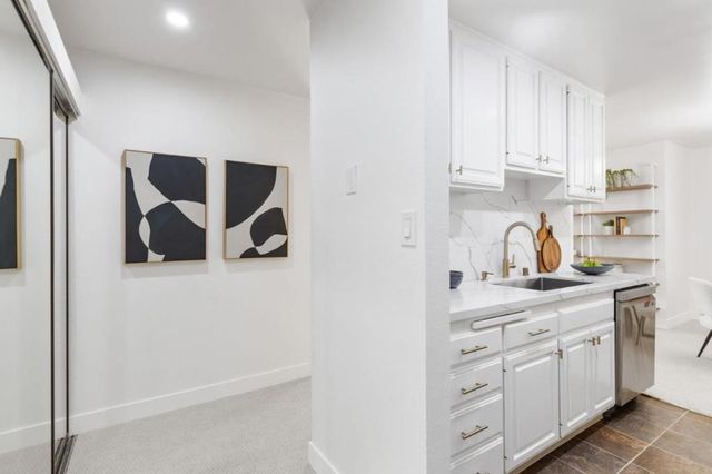 400 Ortega Avenue 301, Mountain View, CA 94040