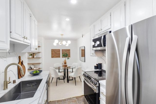 400 Ortega Avenue 301, Mountain View, CA 94040