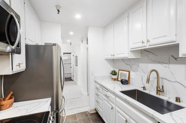 400 Ortega Avenue 301, Mountain View, CA 94040