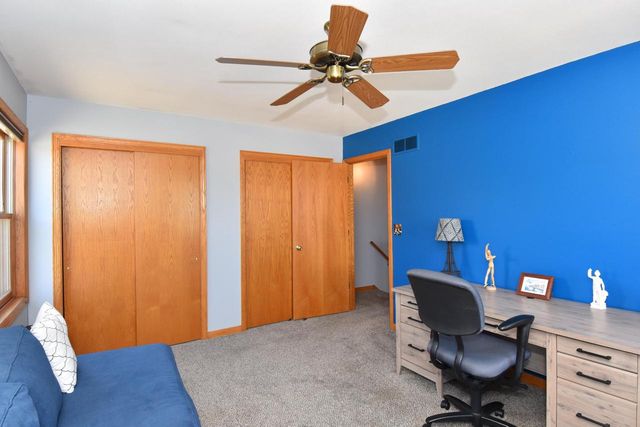 1232 Sunnyridge ROAD, Pewaukee, WI 53072