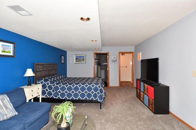 1232 Sunnyridge ROAD, Pewaukee, WI 53072
