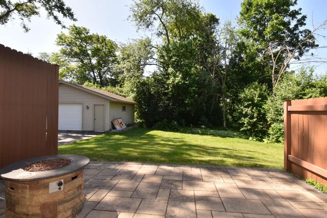 1232 Sunnyridge ROAD, Pewaukee, WI 53072
