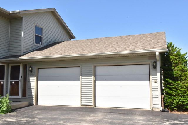 1232 Sunnyridge ROAD, Pewaukee, WI 53072