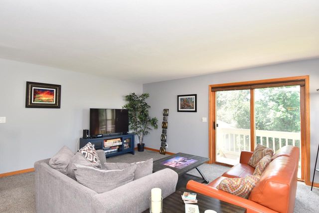 1232 Sunnyridge ROAD, Pewaukee, WI 53072