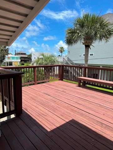13723 San Domingo Drive, Galveston, TX 77554