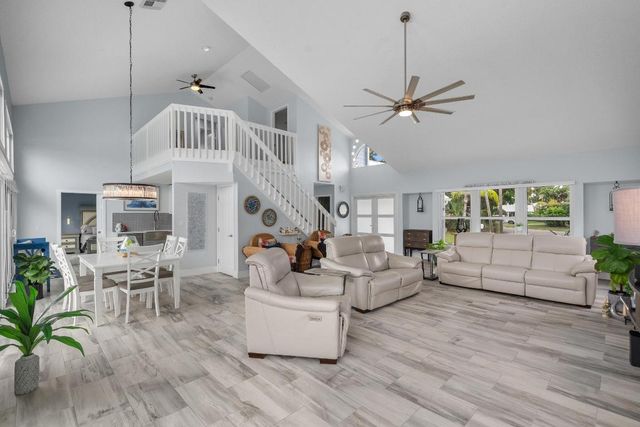 9029 SE Breeze Way, Hobe Sound, FL 33455