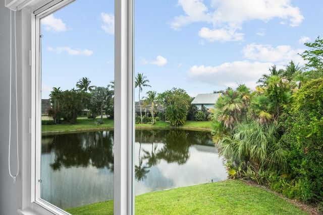 9029 SE Breeze Way, Hobe Sound, FL 33455