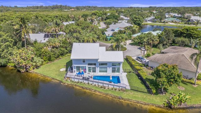 9029 SE Breeze Way, Hobe Sound, FL 33455