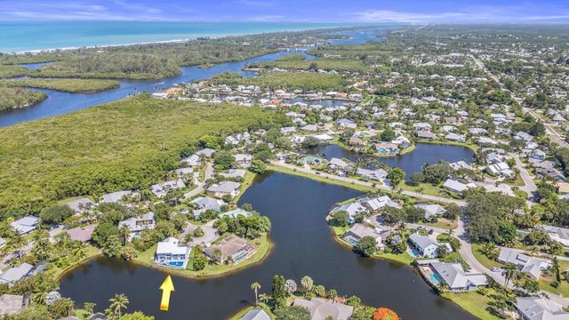 9029 SE Breeze Way, Hobe Sound, FL 33455