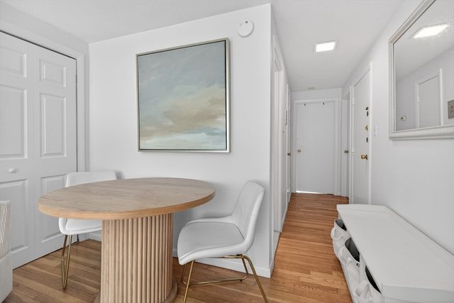64 W Cedar St 5, Boston, MA 02114