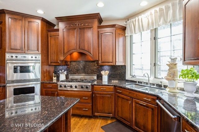 6100 Timber Ridge Court, Indian Head Park, IL 60525