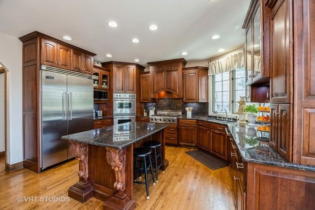 6100 Timber Ridge Court, Indian Head Park, IL 60525