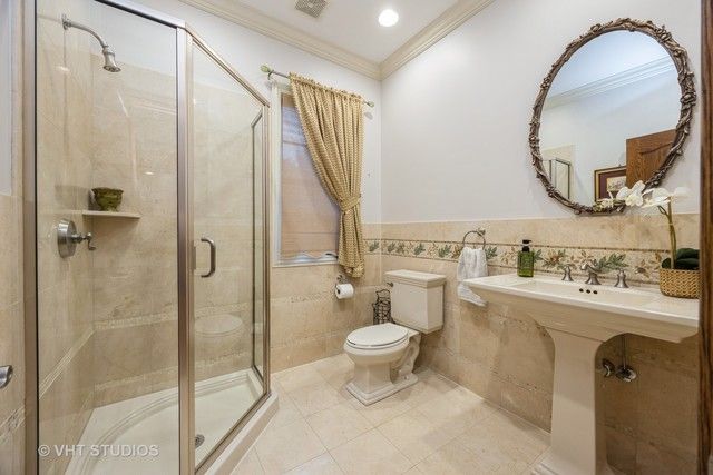 6100 Timber Ridge Court, Indian Head Park, IL 60525