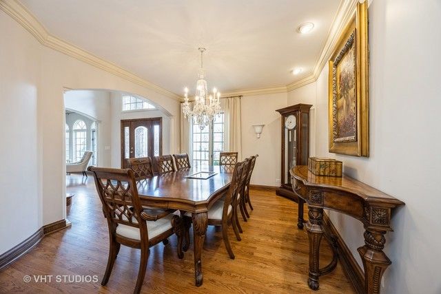 6100 Timber Ridge Court, Indian Head Park, IL 60525