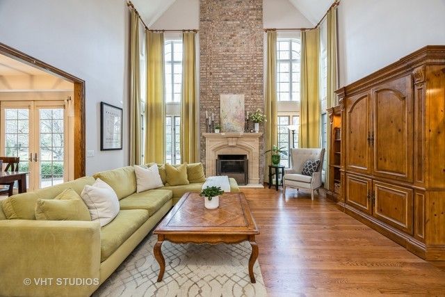 6100 Timber Ridge Court, Indian Head Park, IL 60525