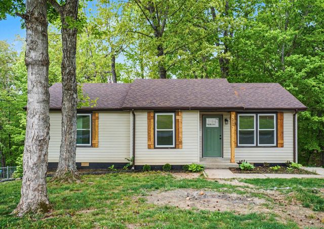 512 Aspen Dr, Clarksville, TN 37042
