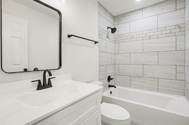 512 Aspen Dr, Clarksville, TN 37042