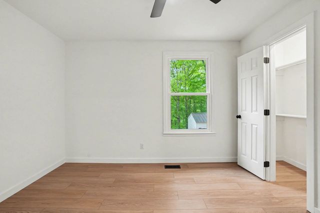 512 Aspen Dr, Clarksville, TN 37042