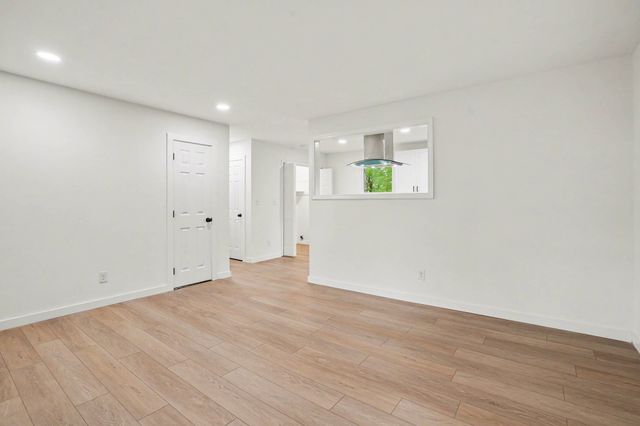 512 Aspen Dr, Clarksville, TN 37042