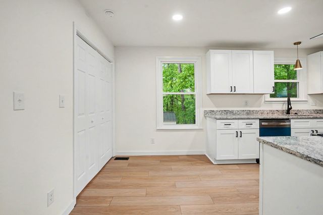 512 Aspen Dr, Clarksville, TN 37042