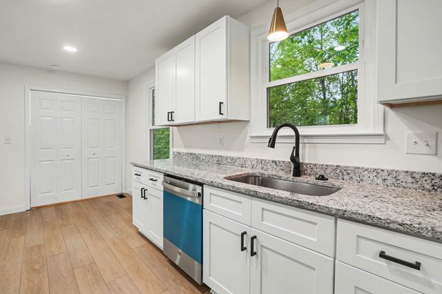 512 Aspen Dr, Clarksville, TN 37042